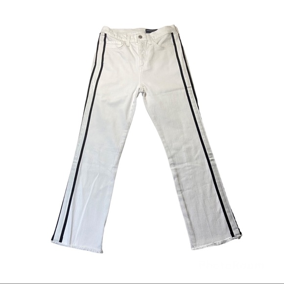 VERONICA BEARD Carly White Tuxedo Stripe 11” Kick Flare Jean Size 26 - Picture 6 of 16